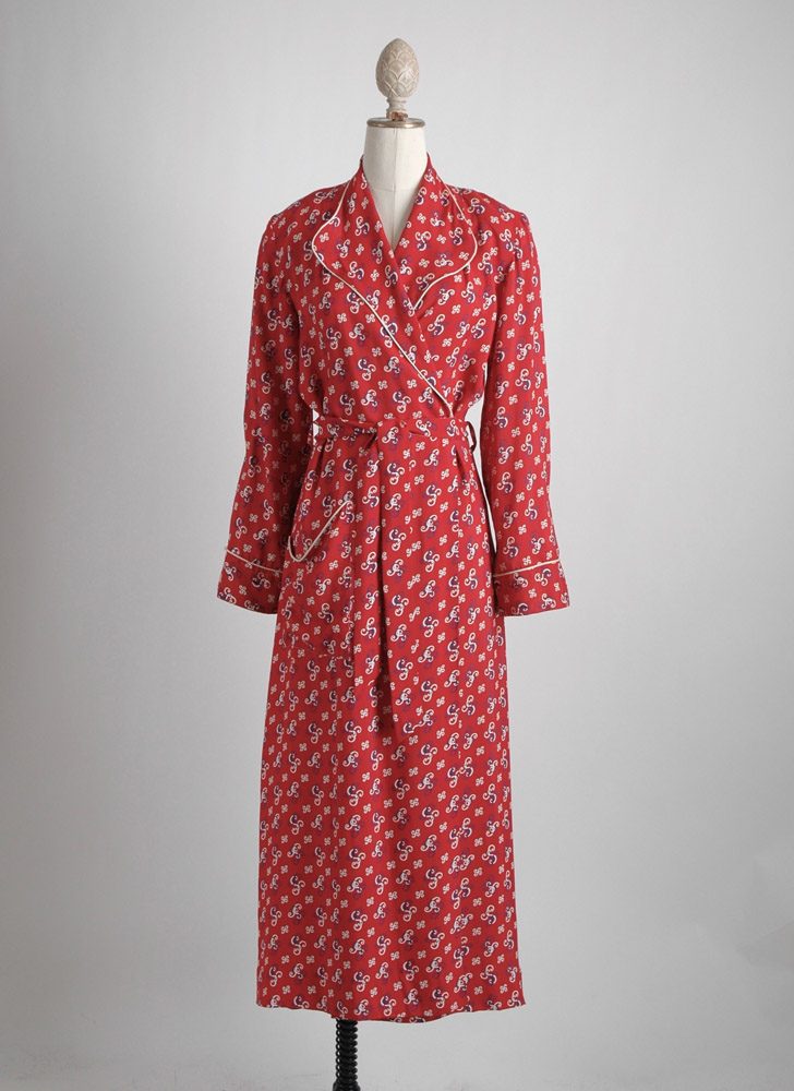 1940s red rayon novelty print robe